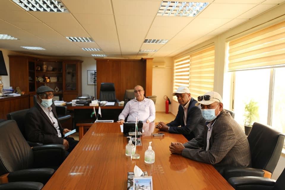 لقاء عميد بلدية اوباري احمد ماتكو مع رئيس لجنة إدارة شركة أكاكوس للعمليات النفطية